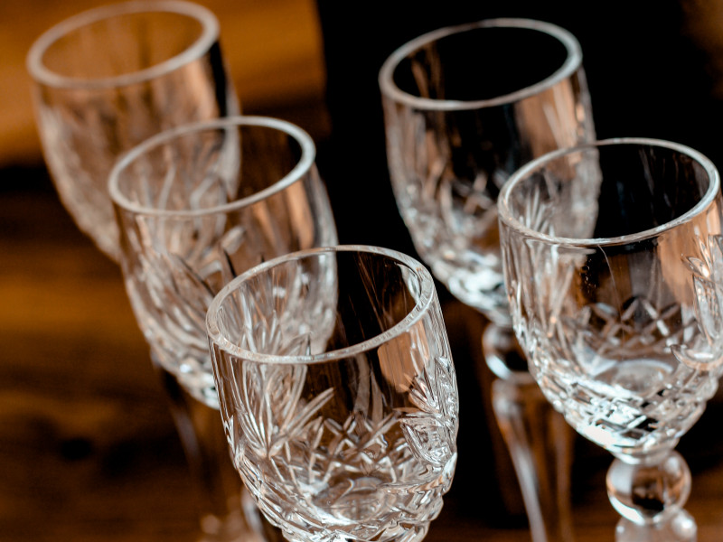 the-beauty-and-elegance-of-crystal-glassware-the-perfect-wedding-gift-idea