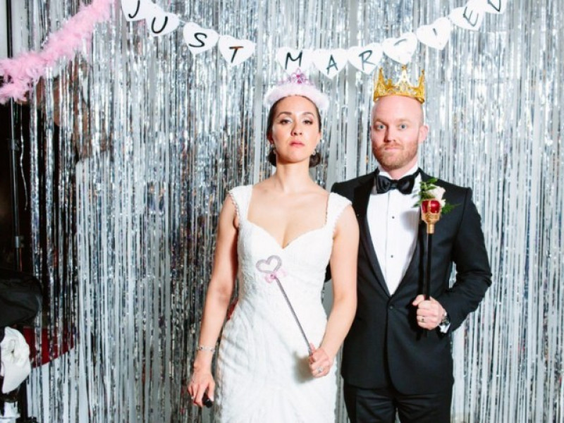 photo-booth-at-a-wedding-is-it-worth-choosing-as-an-attraction-for-wedding-guests